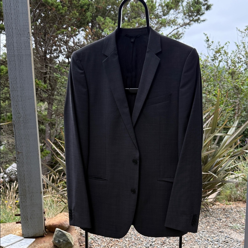 HUGO Charcoal Men's suit